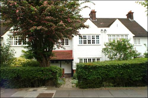 131 Hampstead Way